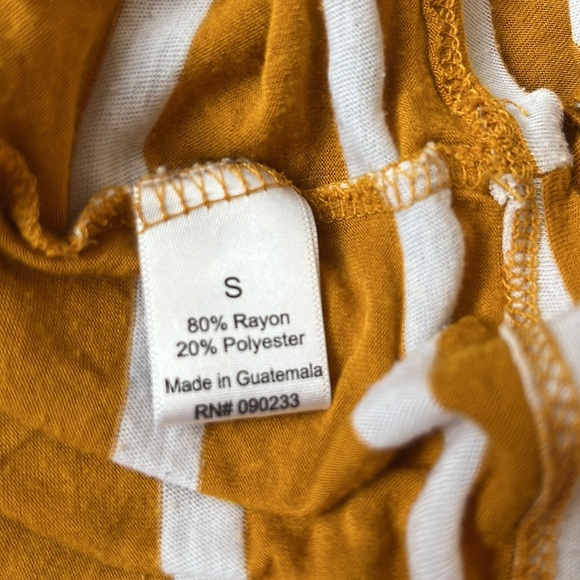 5/$25 C & S oversized crop top - Picture 9 of 9